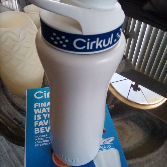 🎉CIRCUL Stainless Steel Water bottle🎉 22oz Set with (2) flavor beverage🎉 - Picture 5 of 14
